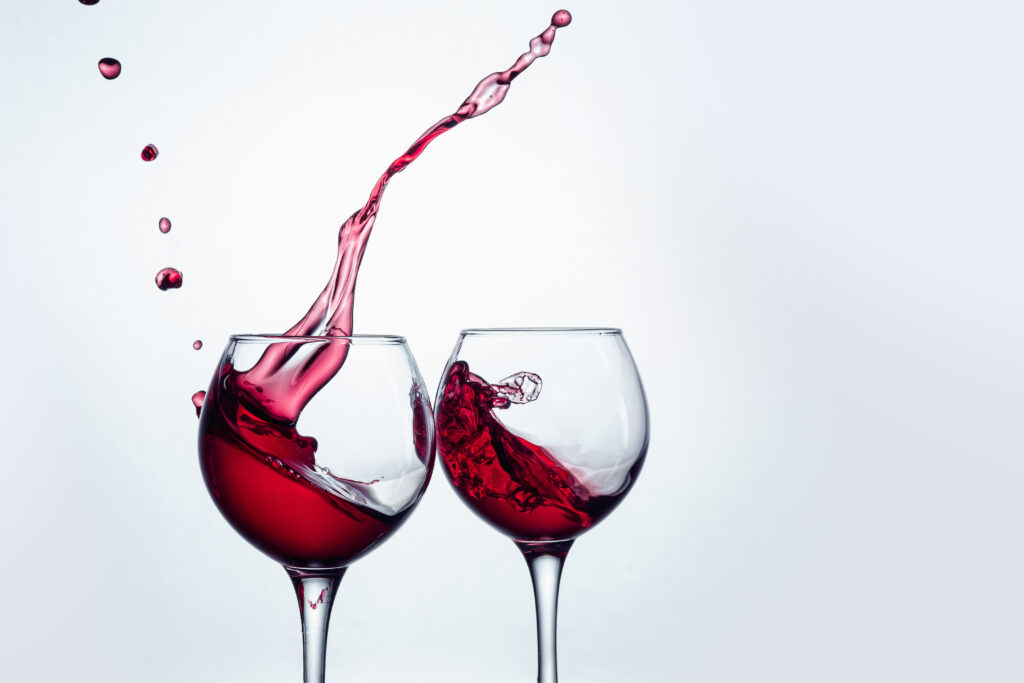 The use of high-power ultrasounds to reduce the alcohol content of red wines